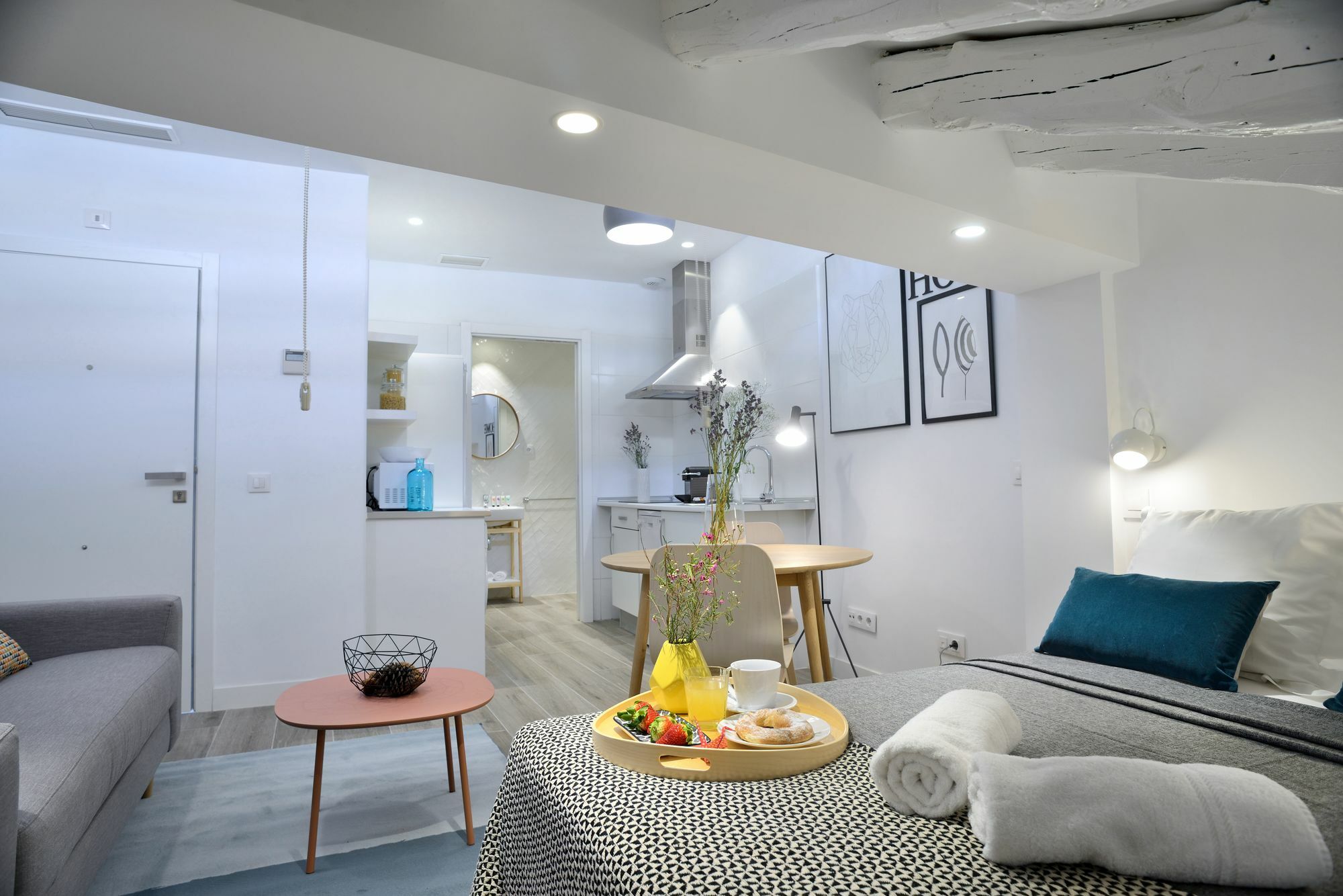 Nqn Aparts & Suites Madrid Buitenkant foto